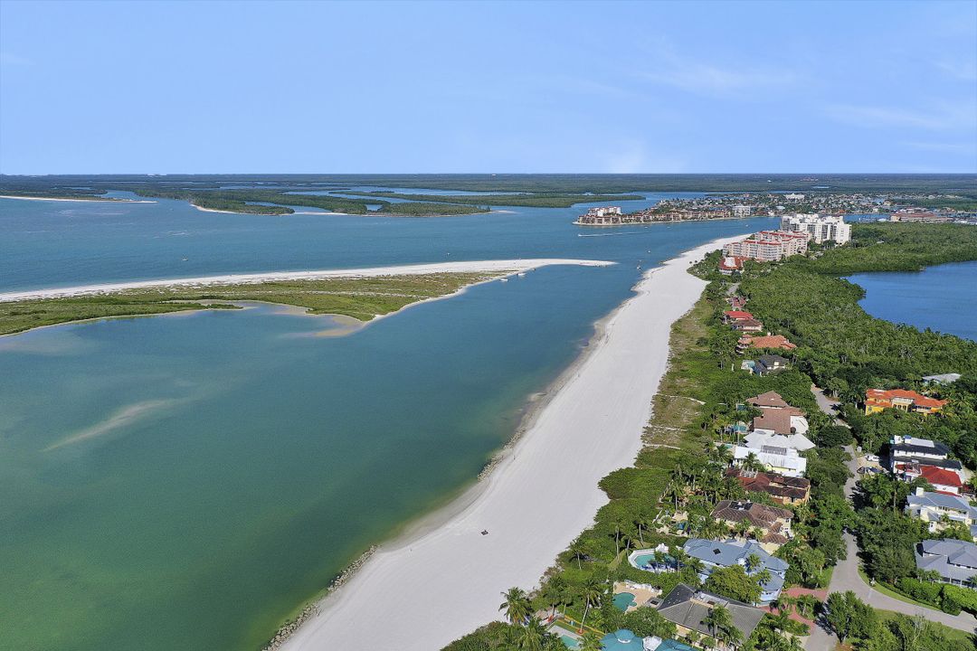 121 Wild Cherry Ln, Marco Island, FL 34145