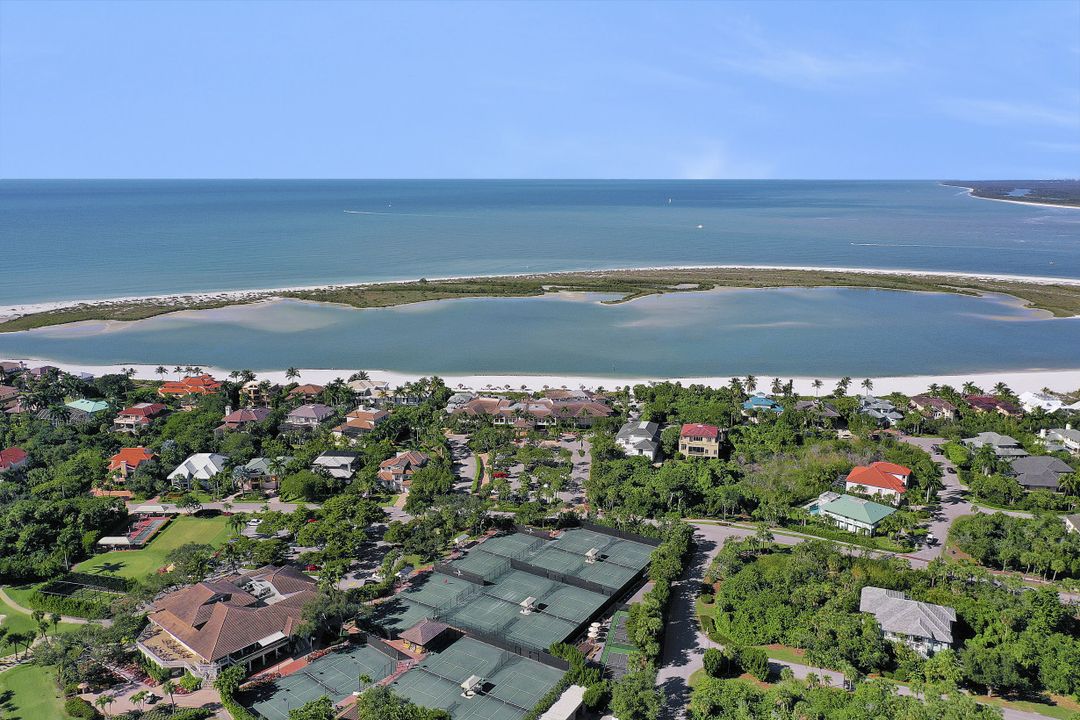 121 Wild Cherry Ln, Marco Island, FL 34145