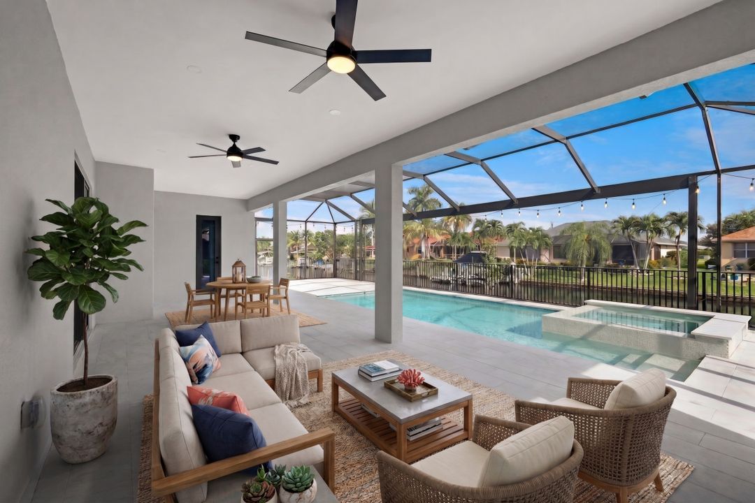 215 SW 37th Ln, Cape Coral, FL 33914