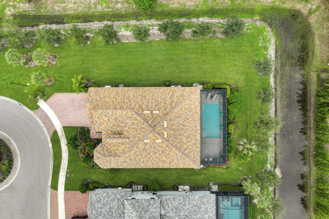 9527 Curlew Dr, Naples, FL 34120