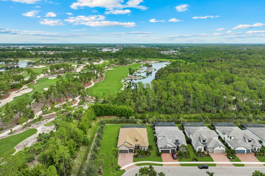 9527 Curlew Dr, Naples, FL 34120
