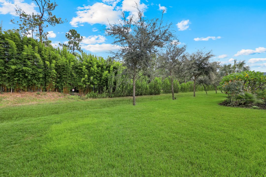 9527 Curlew Dr, Naples, FL 34120