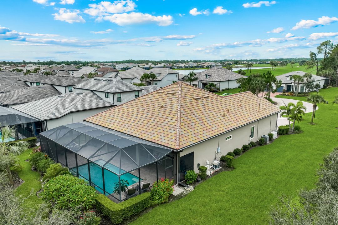 9527 Curlew Dr, Naples, FL 34120