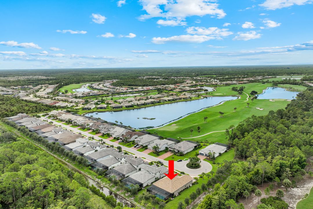 9527 Curlew Dr, Naples, FL 34120