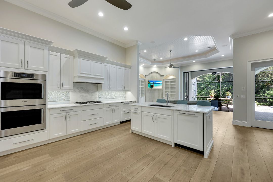 1725 Supreme Ct, Naples, FL 34110