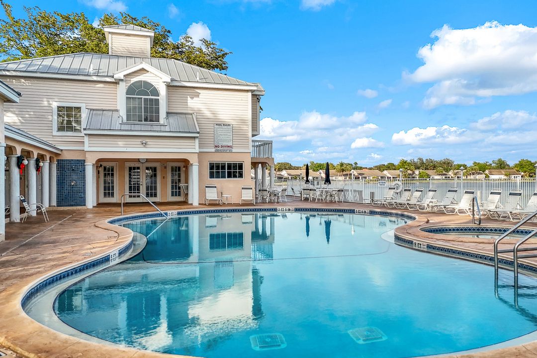 2731 Citrus Lake Dr #G101, Naples, FL 34109