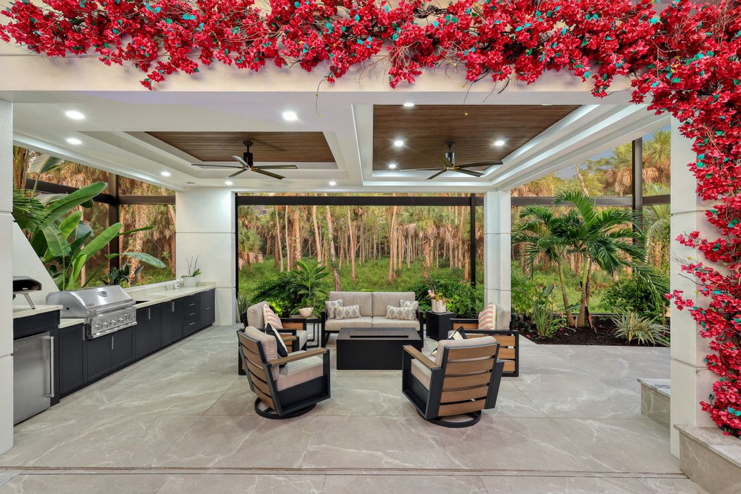 390 3rd St NW, Naples, FL 34120