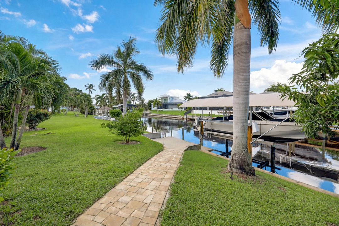 5314 Nautilus Dr, Cape Coral, FL 33904