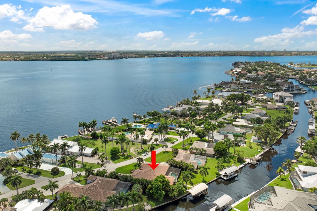 5314 Nautilus Dr, Cape Coral, FL 33904