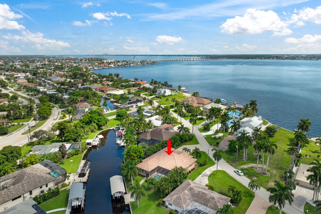 5314 Nautilus Dr, Cape Coral, FL 33904