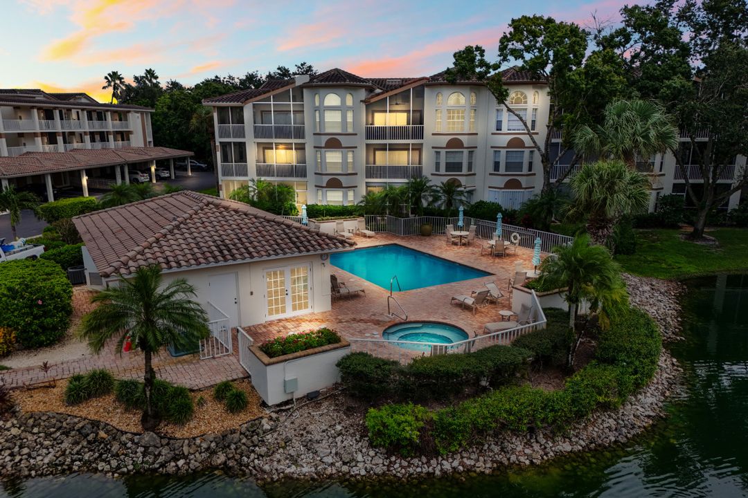 6030 Chardonnay Ln, Naples, FL 34119