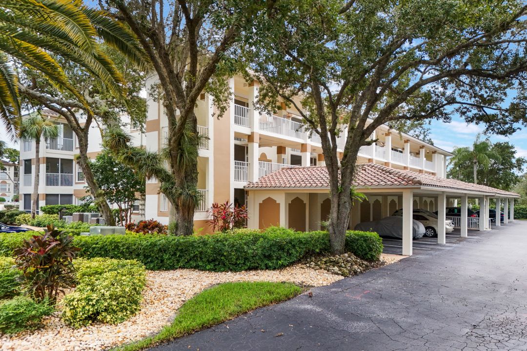 6030 Chardonnay Ln, Naples, FL 34119