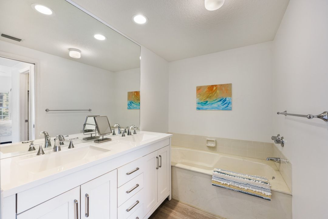6030 Chardonnay Ln, Naples, FL 34119