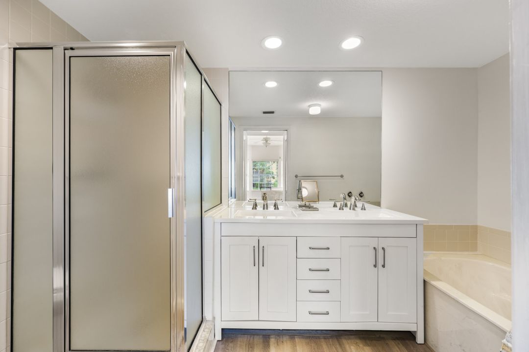 6030 Chardonnay Ln, Naples, FL 34119