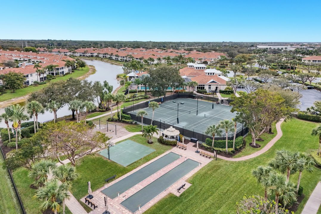 3058 Driftwood Way #4407, Naples, FL 34109