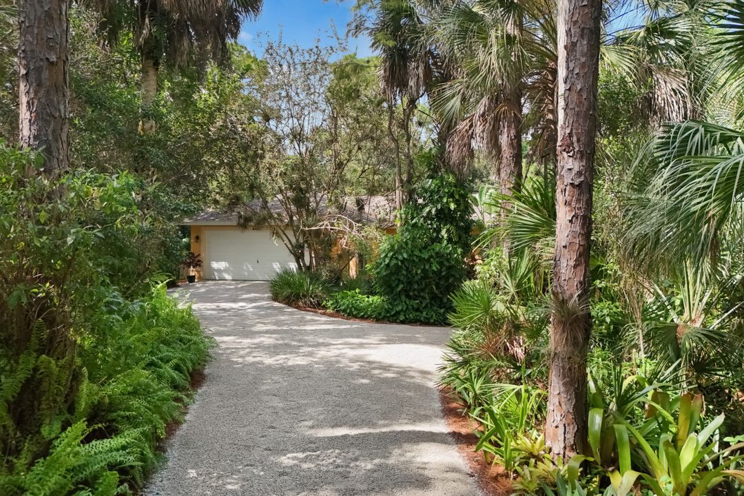 6037 Westport Ln, Naples, FL 34116