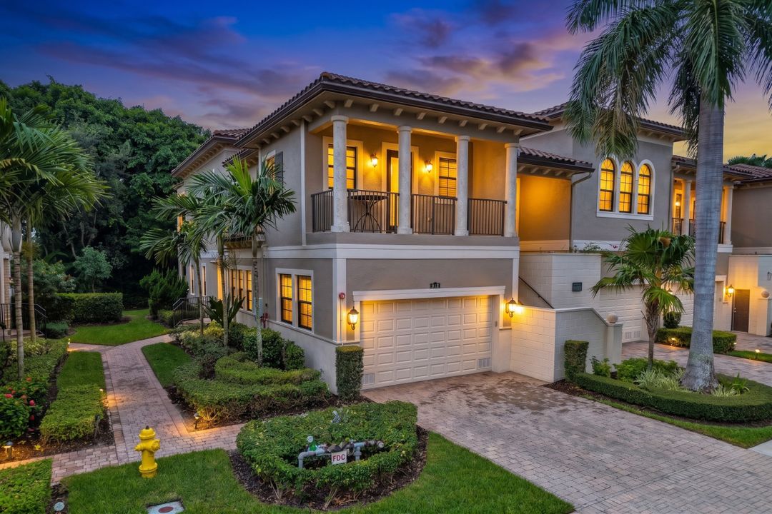 2534 Windward Ct #15-101, Naples, FL 34112