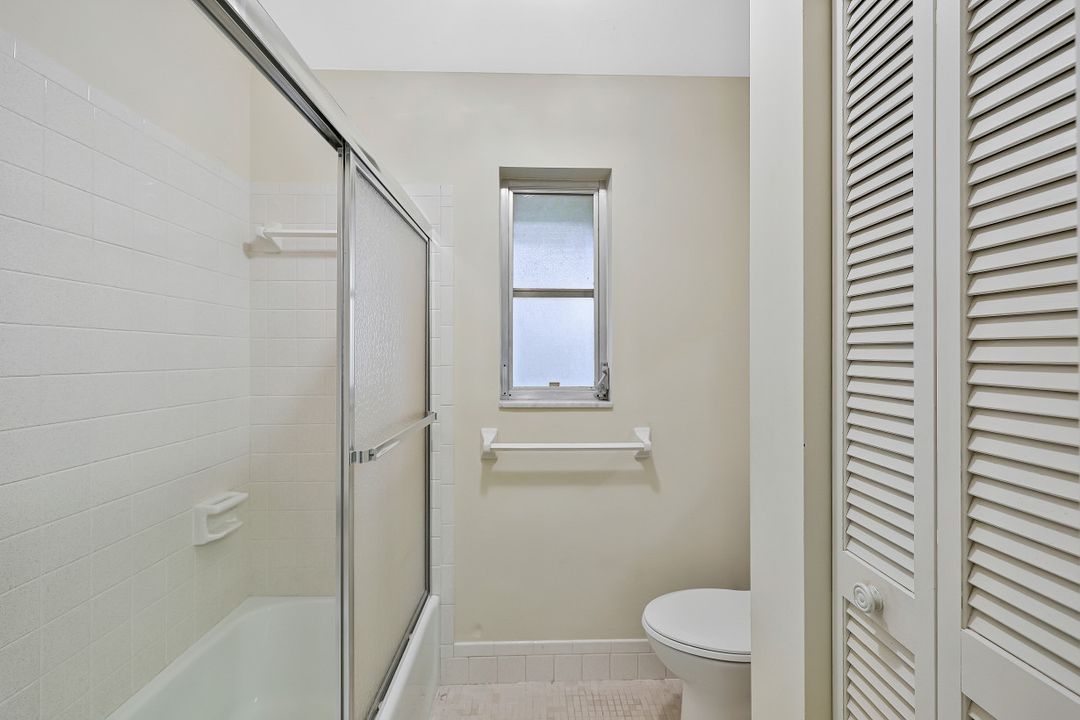 499 16th Ave S, Naples, FL 34102