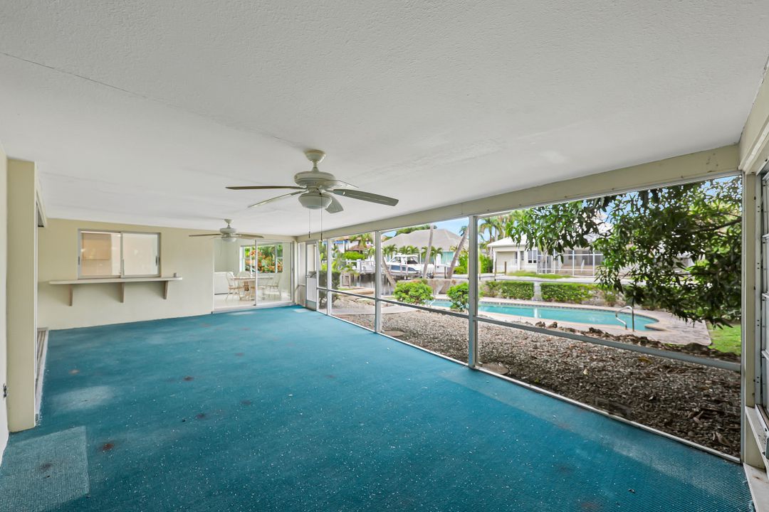 499 16th Ave S, Naples, FL 34102