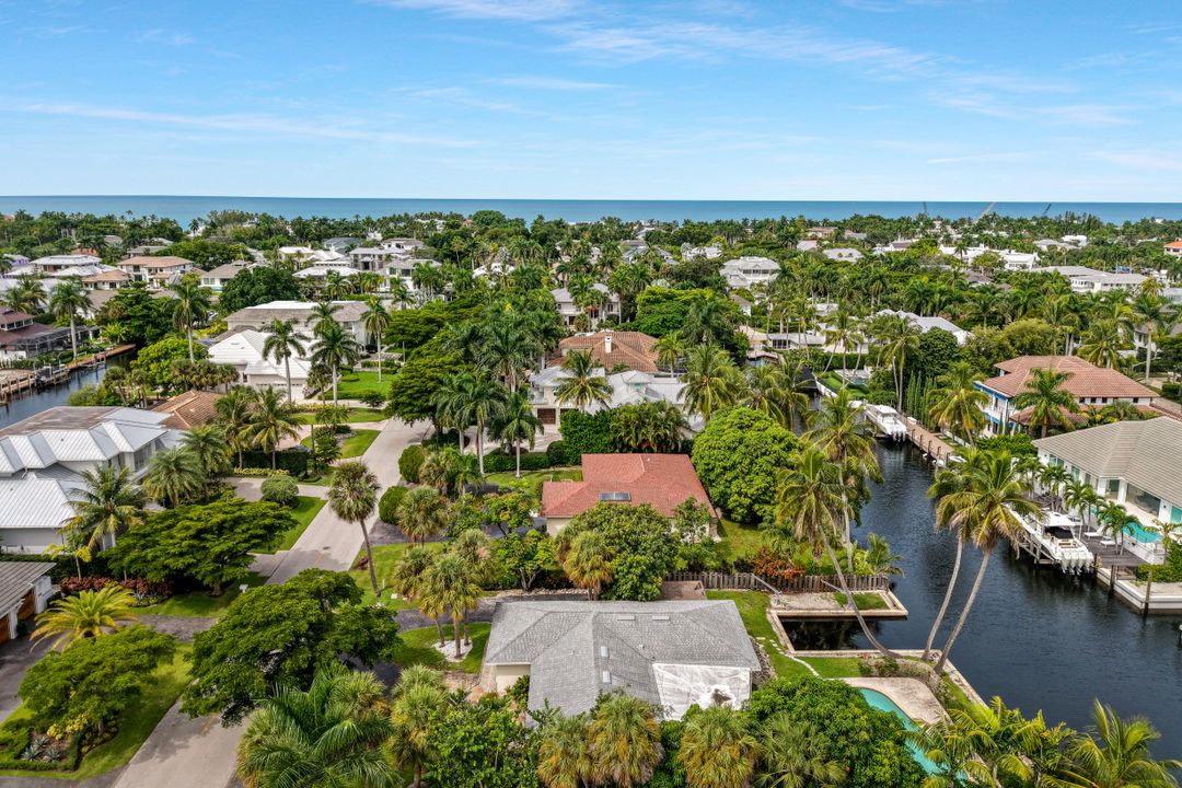 499 16th Ave S, Naples, FL 34102