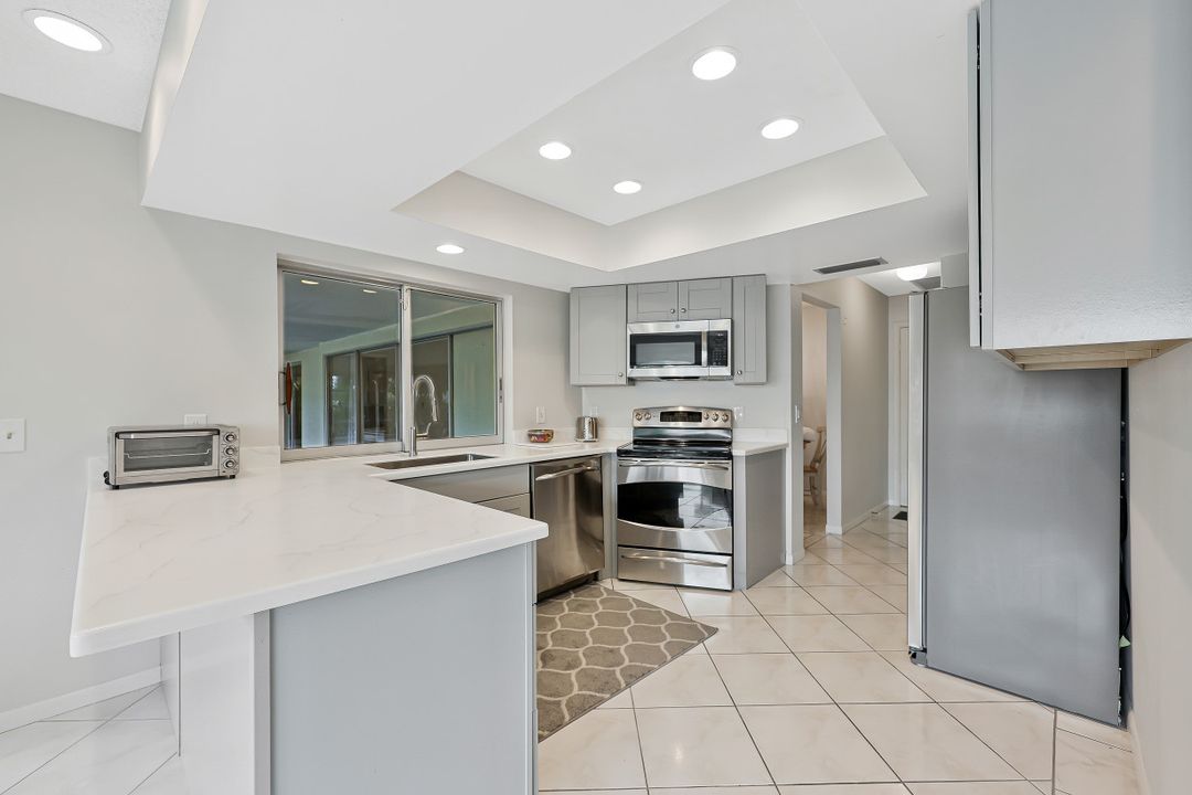 499 16th Ave S, Naples, FL 34102