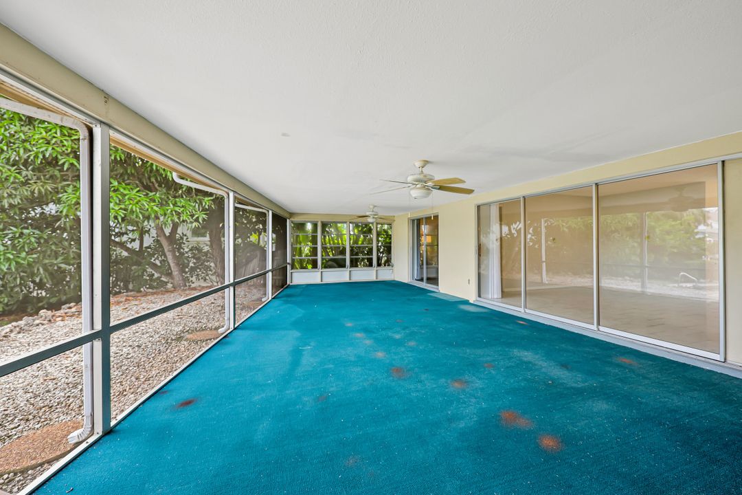 499 16th Ave S, Naples, FL 34102