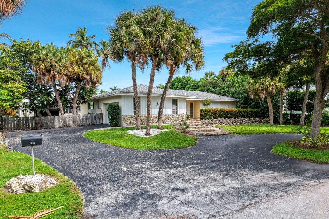 499 16th Ave S, Naples, FL 34102