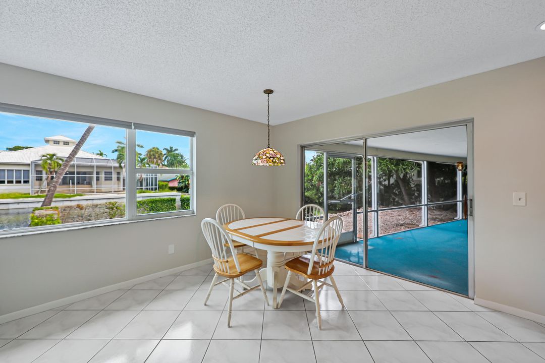 499 16th Ave S, Naples, FL 34102