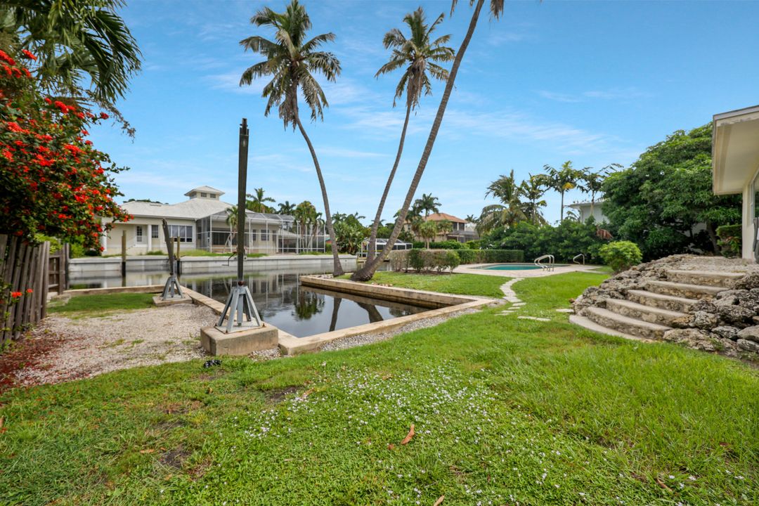 499 16th Ave S, Naples, FL 34102