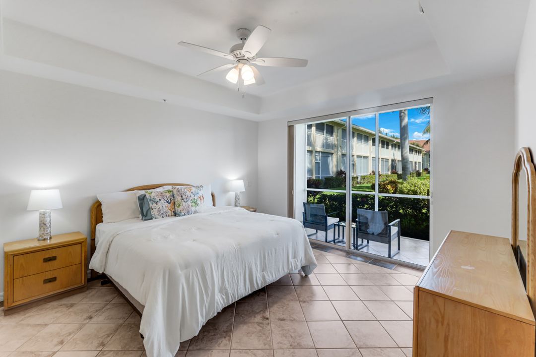 2373 Hidden Lake Ct #1, Naples, FL 34112