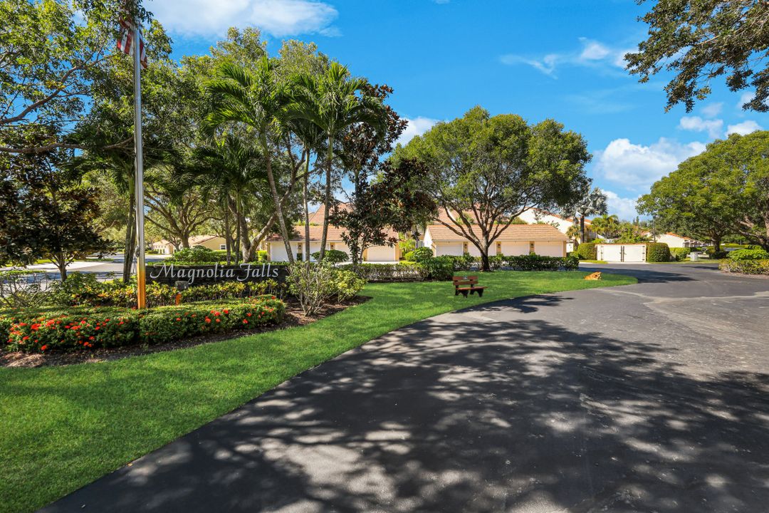 2373 Hidden Lake Ct #1, Naples, FL 34112