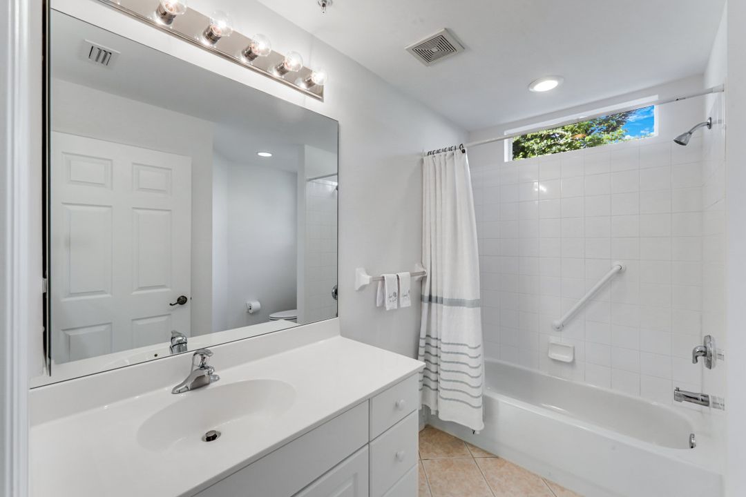 2373 Hidden Lake Ct #1, Naples, FL 34112