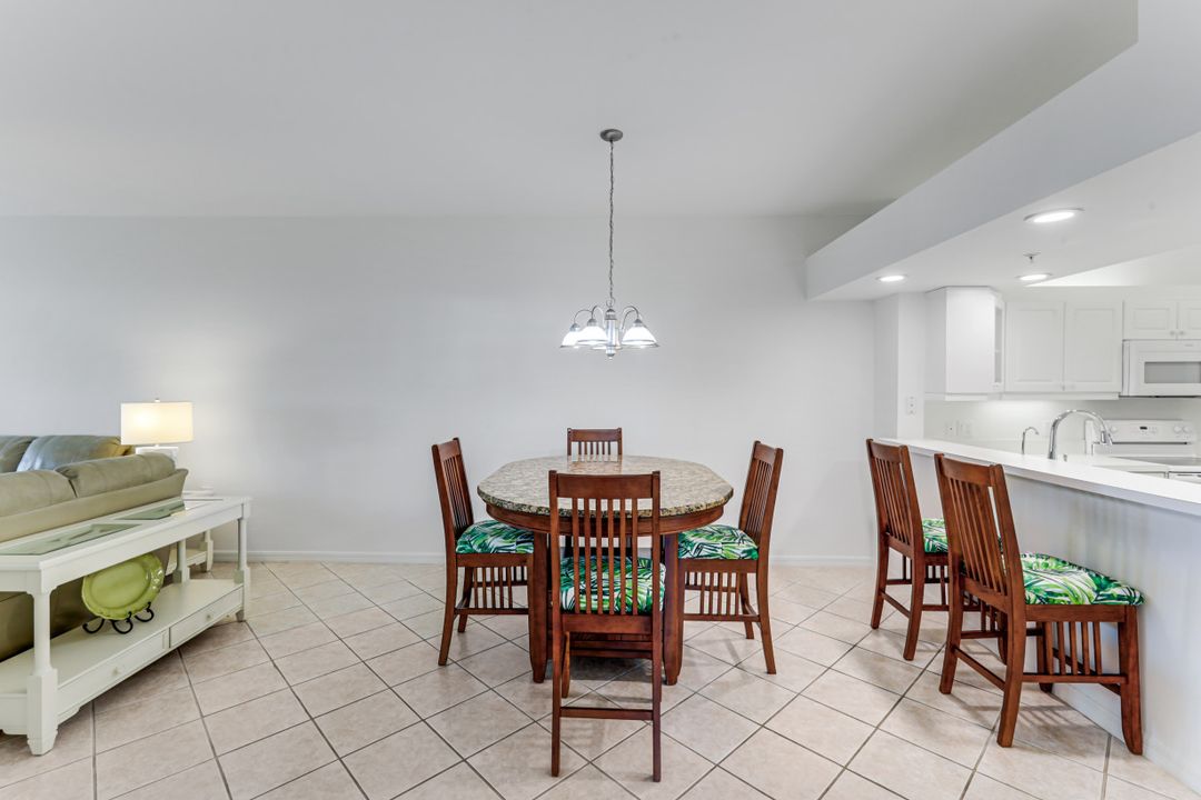 2373 Hidden Lake Ct #1, Naples, FL 34112