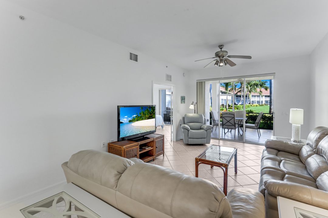 2373 Hidden Lake Ct #1, Naples, FL 34112