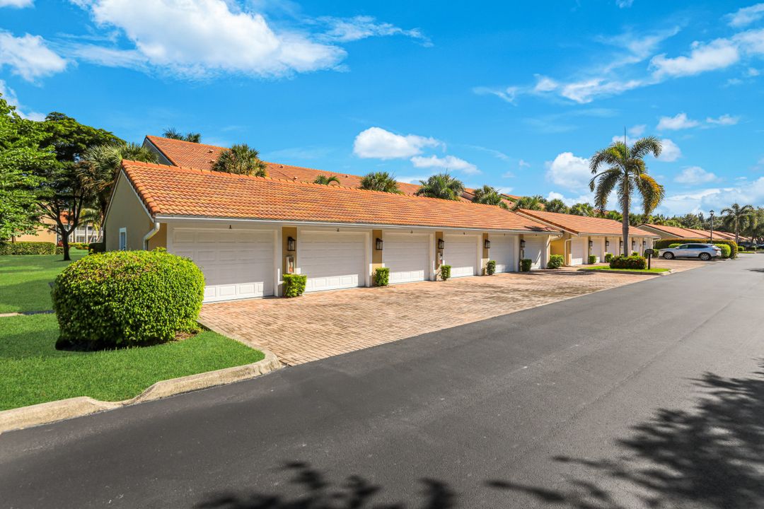 2373 Hidden Lake Ct #1, Naples, FL 34112