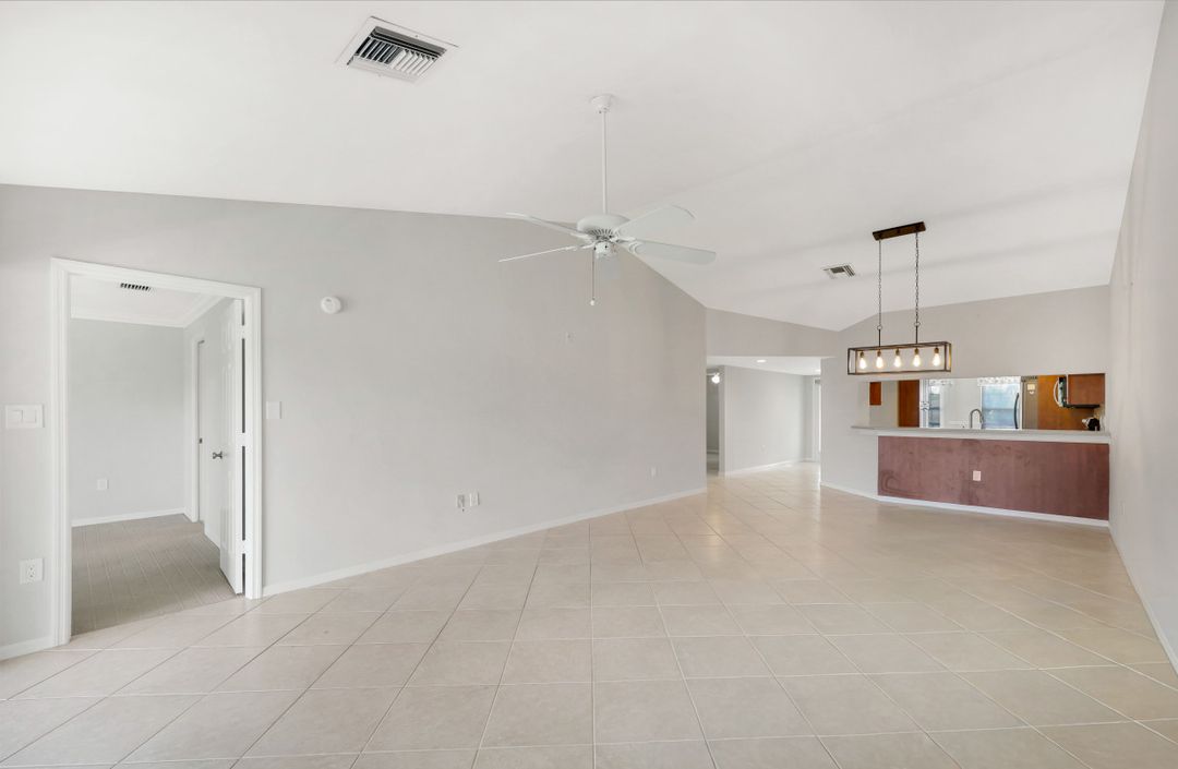 4261 Shetland Ct #205, Naples, FL 34112