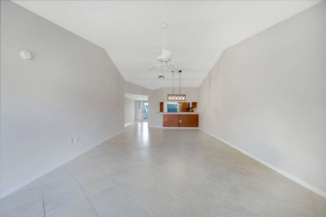 4261 Shetland Ct #205, Naples, FL 34112