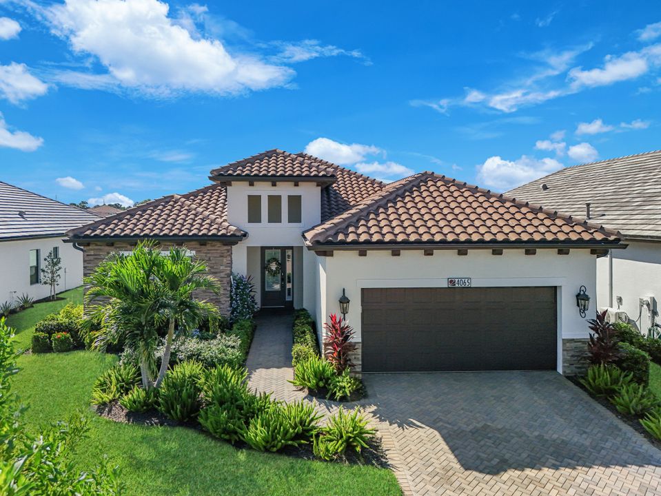 4065 Aquila Pl, Naples, FL 34120