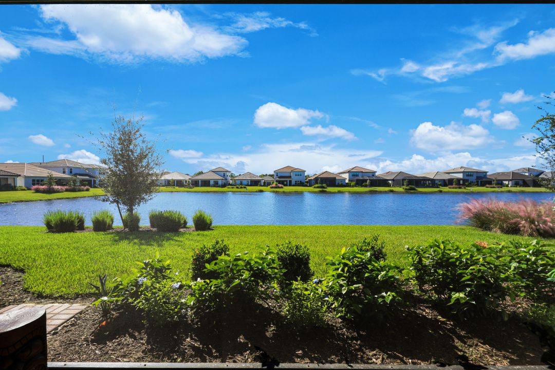 4065 Aquila Pl, Naples, FL 34120