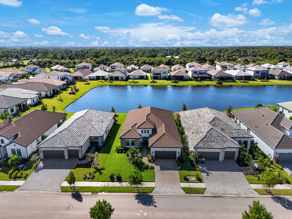4065 Aquila Pl, Naples, FL 34120