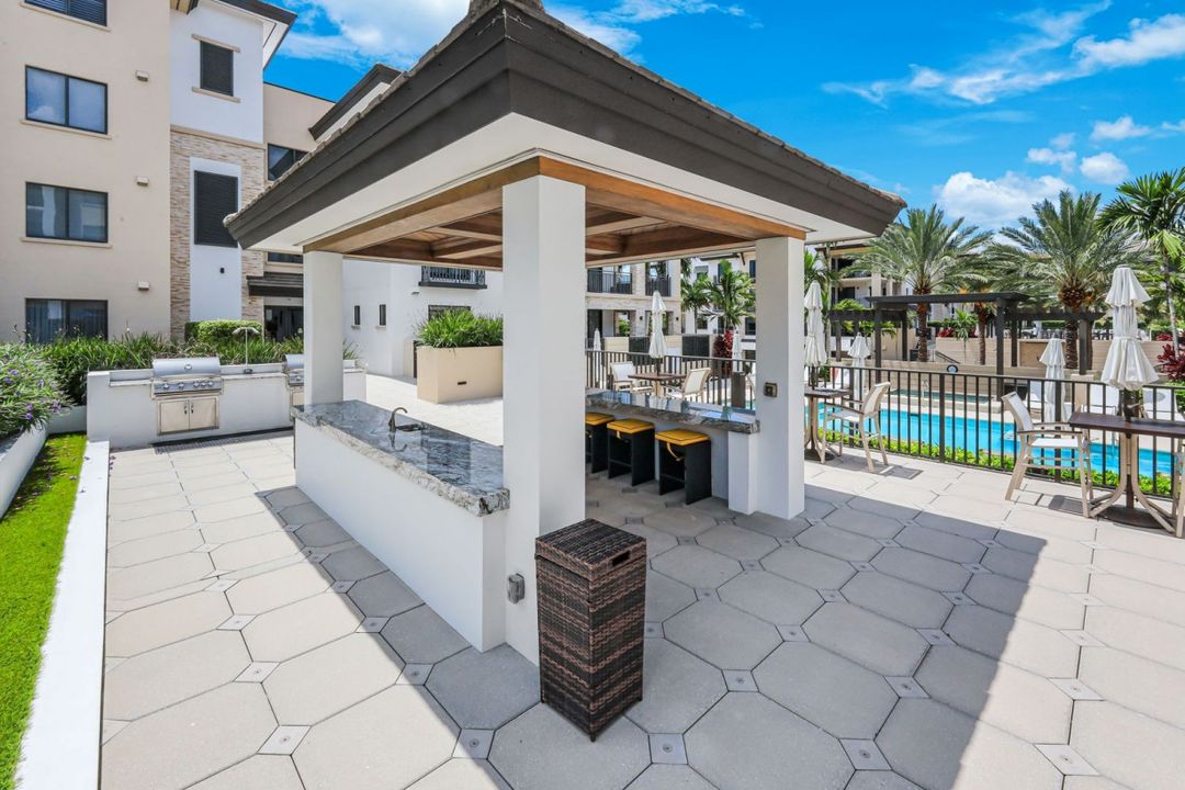1030 3rd Ave S #215, Naples, FL 34102