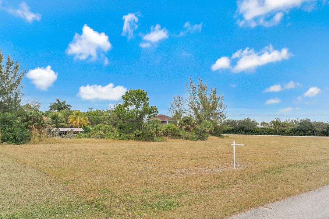 2370 NW 39th Ave, Cape Coral, FL 33993