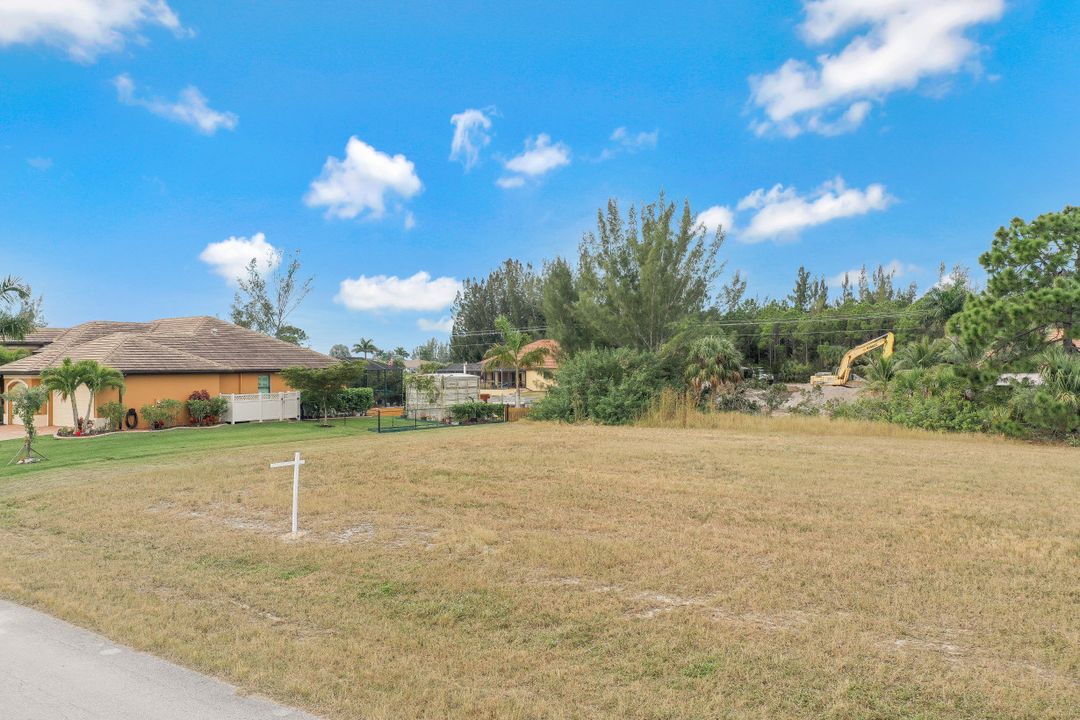 2370 NW 39th Ave, Cape Coral, FL 33993