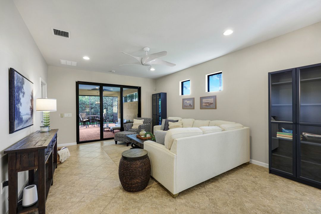 7098 Live Oak Dr, Naples, FL 34114