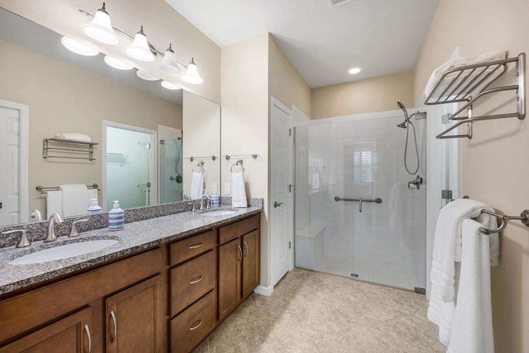 7098 Live Oak Dr, Naples, FL 34114