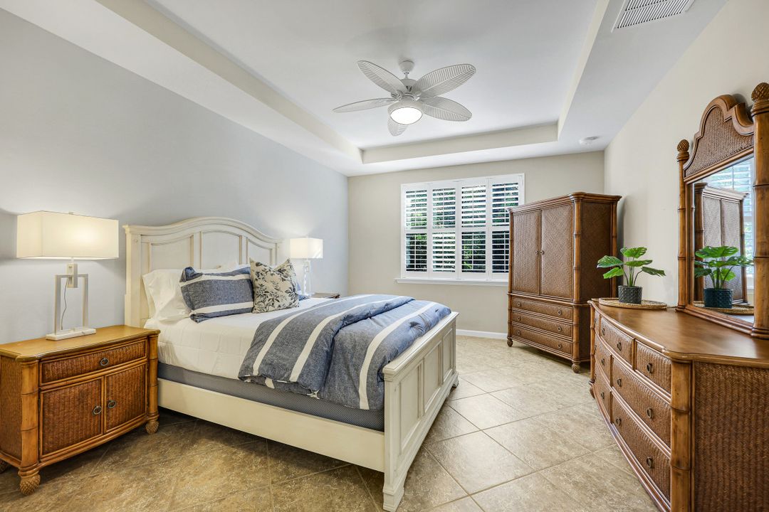 7098 Live Oak Dr, Naples, FL 34114