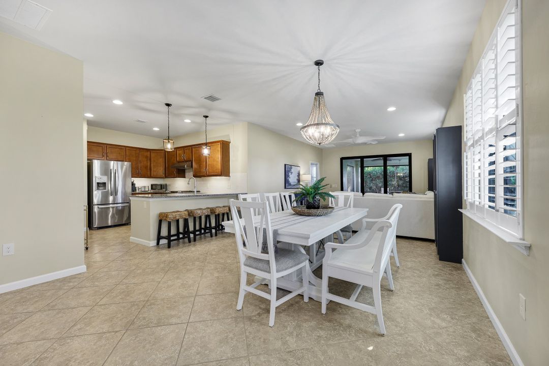 7098 Live Oak Dr, Naples, FL 34114