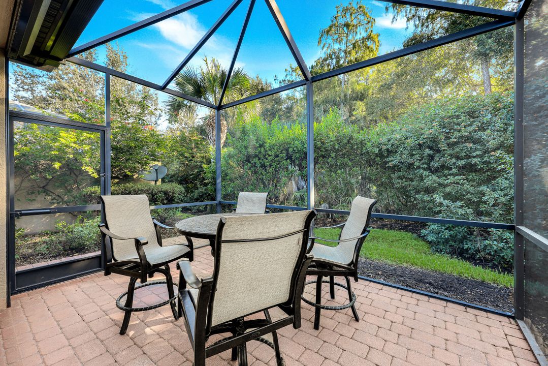 7098 Live Oak Dr, Naples, FL 34114