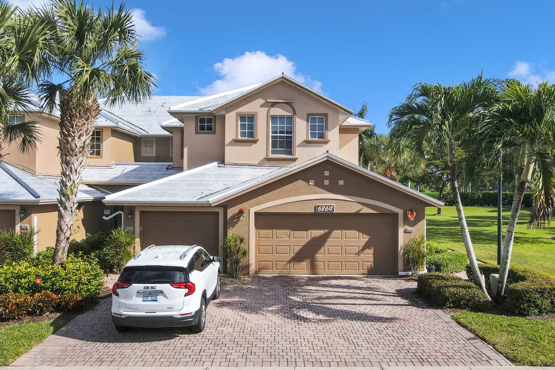 6864 Ascot Dr #102, Naples, FL 34113