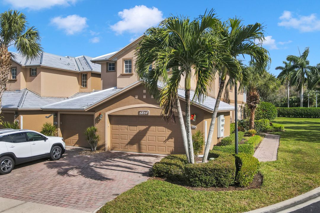 6864 Ascot Dr #102, Naples, FL 34113